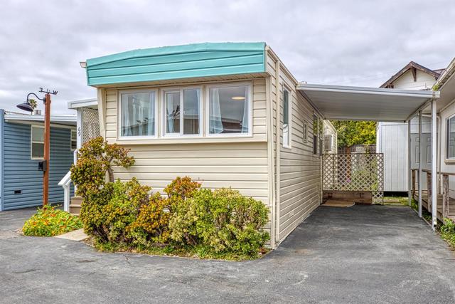 750 47th Avenue, Capitola CA: https://media.crmls.org/mediaz/4d42c8c0-7bd2-44bc-99c2-90a30639e39b.jpg