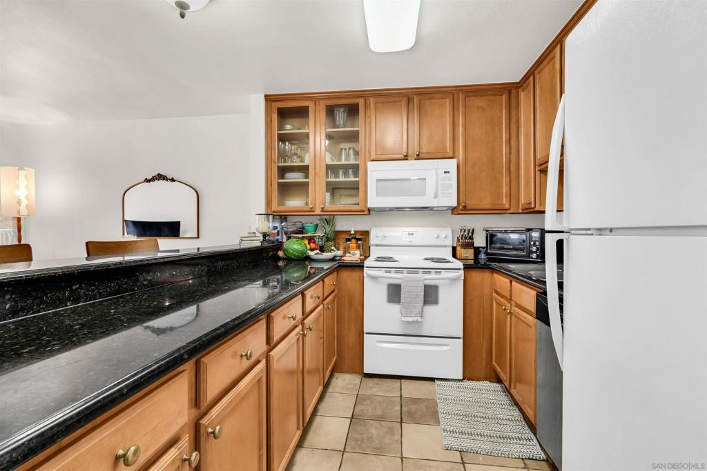 3030 Suncrest Dr - photo 6