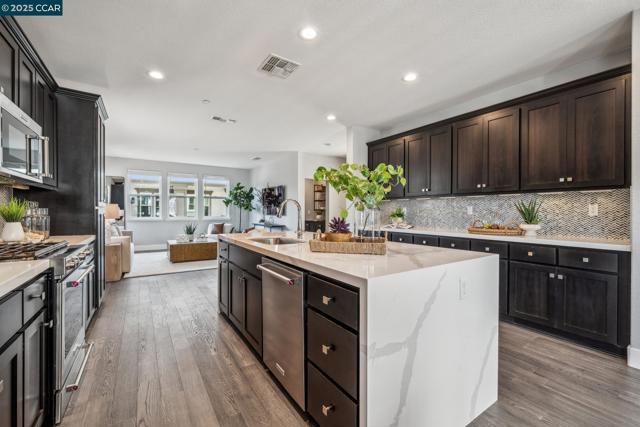 510 Ashton Way, Pleasant Hill CA: https://media.crmls.org/mediaz/4d42da9a-699a-4542-81a8-4f153a7ea7a8.jpg