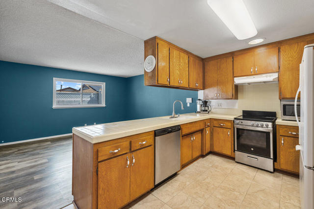 Detail Gallery Image 8 of 32 For 203 E Garden Gr, Port Hueneme,  CA 93041 - 2 Beds | 2 Baths