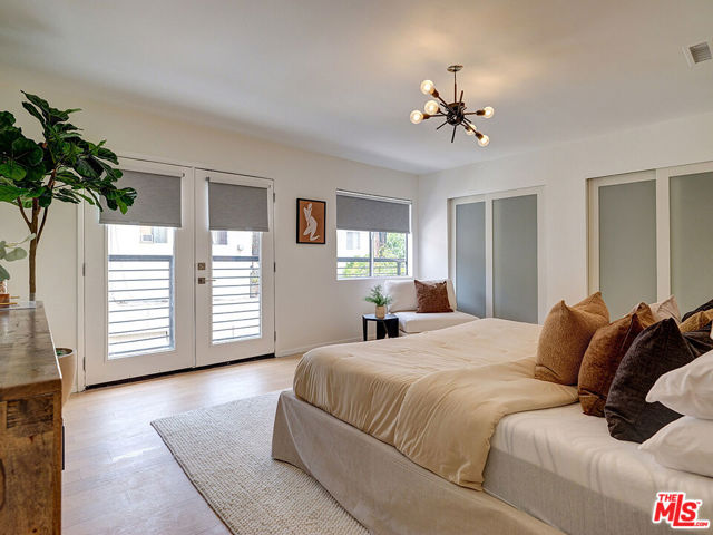 422 W Avenue 37, Los Angeles CA: https://media.crmls.org/mediaz/4d42e2fc-3423-4445-b4b5-da4a68b82eb4.jpg