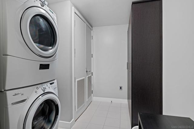 1325 Pacific Hwy, San Diego CA: https://media.crmls.org/mediaz/4d443760-8a68-4fe9-895b-3ebb482bc0b4.jpg