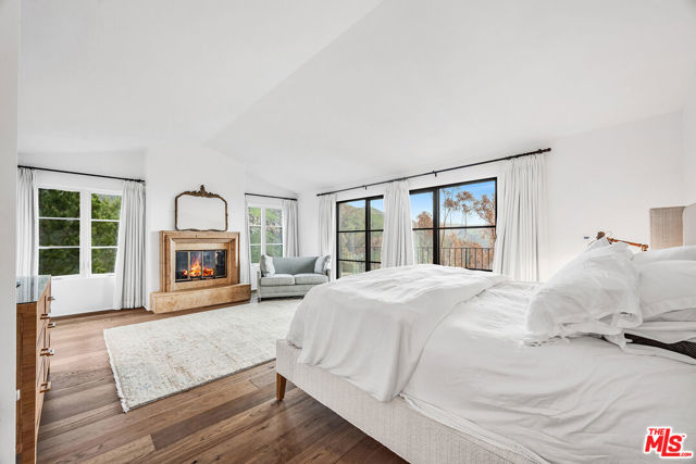 2382 Live Oak Meadows Road, Malibu CA: https://media.crmls.org/mediaz/4d44960e-0f1d-4810-b2e2-d42e2254a5e1.jpg