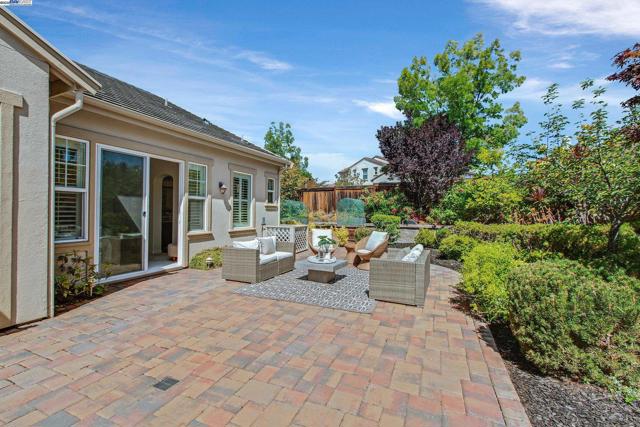 5434 Belarus St, Danville CA: https://media.crmls.org/mediaz/4d457792-be91-42b0-876f-9733dbc265ce.jpg