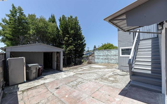 4015 SAN JUAN ST, Oakland CA: https://media.crmls.org/mediaz/4d46747d-a04c-4103-94ef-72550770cb28.jpg