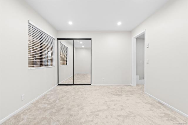 8870 Villa La Jolla Dr, La Jolla CA: https://media.crmls.org/mediaz/4d467e22-aed4-47b4-9612-4471f961d147.jpg