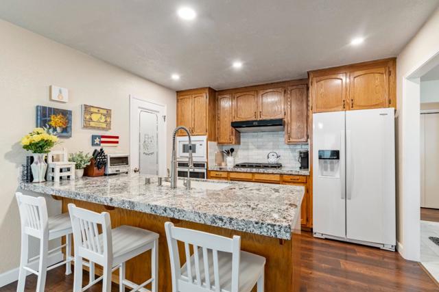 840 Helen Drive, Hollister CA: https://media.crmls.org/mediaz/4d47011d-d85b-4524-b395-995398a5ed05.jpg