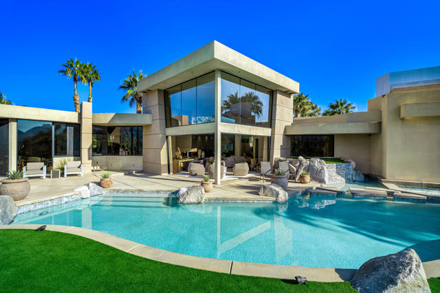 79525 Tom Fazio N Lane, La Quinta CA: https://media.crmls.org/mediaz/4d4742f5-79bb-4889-a552-9826024eca35.jpg