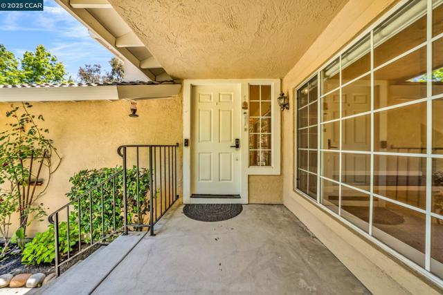 4020 Westminster Pl, Danville CA: https://media.crmls.org/mediaz/4d47c8d7-89d1-46a0-8332-3b30f6d11470.jpg
