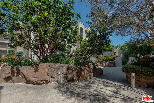 13044 Pacific, Playa Vista CA: https://media.crmls.org/mediaz/4d47cbaf-29b2-4e98-9fe3-5895ac36f1a6.jpg