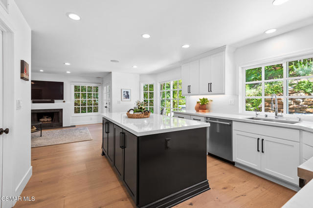 4799 Canterbury Street, Westlake Village CA: https://media.crmls.org/mediaz/4d481a63-dbf4-413c-a3fc-ae65ad31e065.jpg