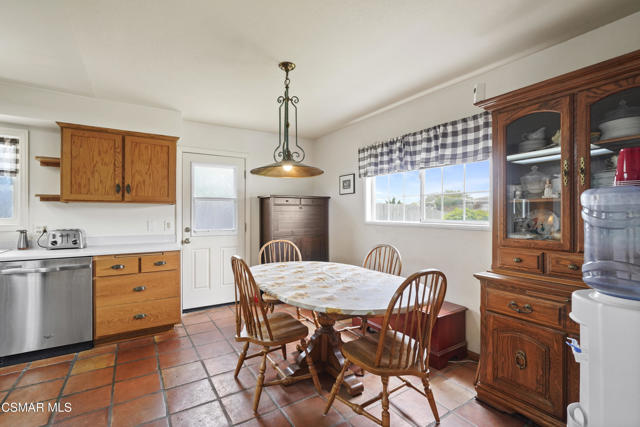 236 Granada Street, Camarillo CA: https://media.crmls.org/mediaz/4d4a0301-85b6-4d94-a590-25277715cc68.jpg