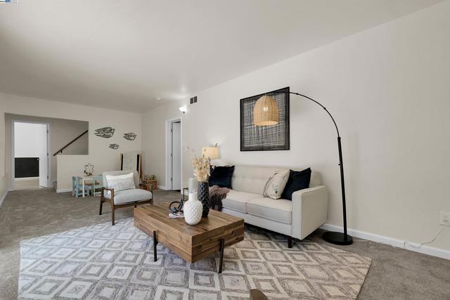 17561 Vineyard Rd, Castro Valley CA: https://media.crmls.org/mediaz/4d4a19a1-b21a-4f87-8fd2-63b4fbb3641c.jpg