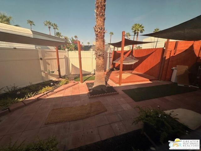 2 McKinley St., Cathedral City CA: https://media.crmls.org/mediaz/4d4a5dac-031e-4861-a1c8-b77a64157eb7.jpg