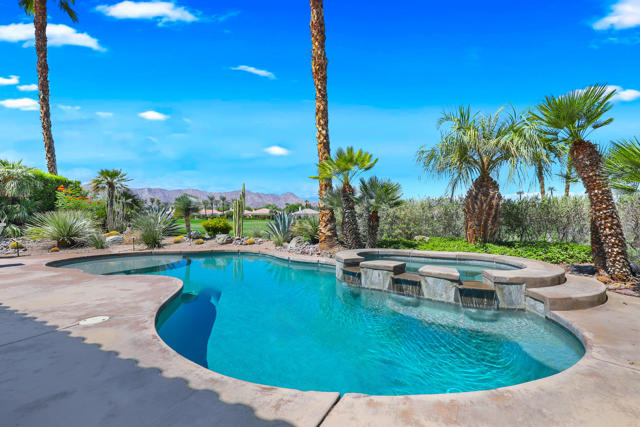 50405 Verano Drive, La Quinta CA: https://media.crmls.org/mediaz/4d4b8a87-90b7-4c93-bbaa-b999b5062b15.jpg