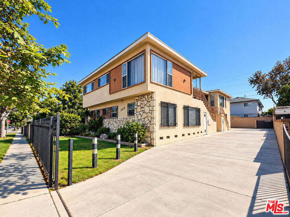 Multifamily at 3012 Alsace Avenue
