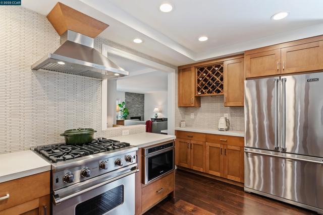 5 Doral Dr, Moraga CA: https://media.crmls.org/mediaz/4d4bdb78-7d3d-461e-b63f-ac4ca0d5ee89.jpg