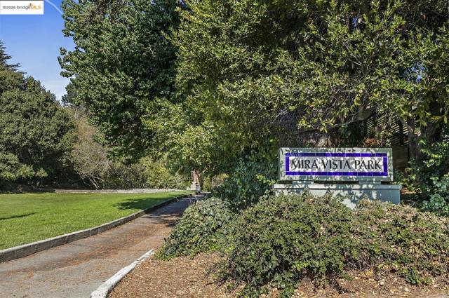 1009 Richmond st, El Cerrito CA: https://media.crmls.org/mediaz/4d4be9d8-665f-4e3d-8302-828b90b3db88.jpg