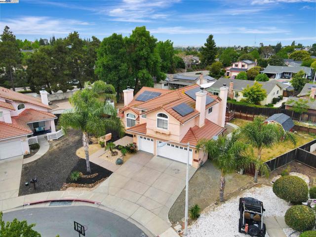 639 Eaker Ct, Antioch CA: https://media.crmls.org/mediaz/4d4bfcbc-db06-42c3-85e3-6cabda1891c4.jpg