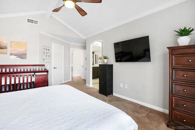 731 Edgewater Dr, Chula Vista CA: https://media.crmls.org/mediaz/4d4c9b07-891a-4dc2-bdeb-cb60f9bee3f7.jpg