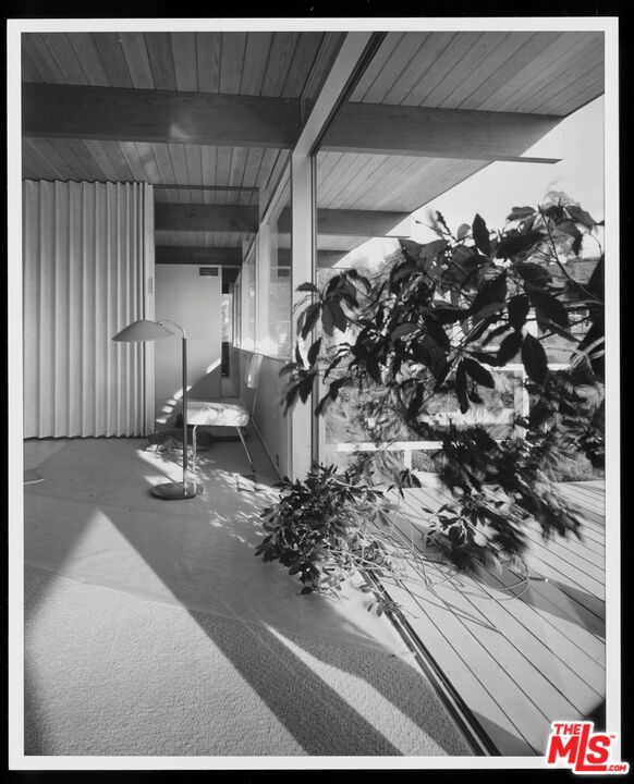 3319 Tareco Drive, Los Angeles CA: https://media.crmls.org/mediaz/4d4ca031-9d06-40d0-aa66-7b7366622841.jpg