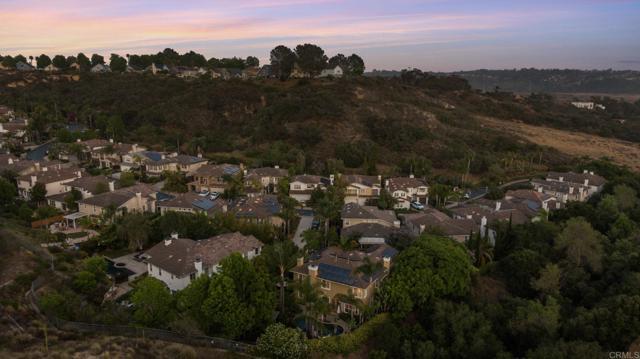 3655 Sage Canyon Drive, Encinitas CA: https://media.crmls.org/mediaz/4d4ce34e-ab95-4a3e-96a3-be1ee89e7e88.jpg