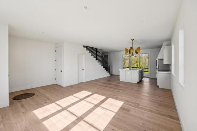 577 Creekside Court, Half Moon Bay CA: https://media.crmls.org/mediaz/4d4d4370-16b7-47f2-8bfe-33322b6f767c.jpg