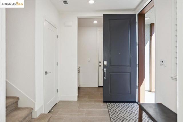 2712 Via Vicenza, San Ramon CA: https://media.crmls.org/mediaz/4d4d9176-8eee-42ac-a0d8-2abef946288c.jpg