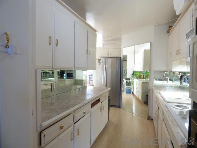 939 Coast Blvd - photo 20