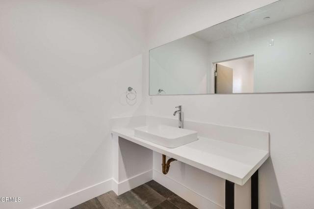 239 S Marengo Avenue, Pasadena CA: https://media.crmls.org/mediaz/4d4e95a5-2a95-4de7-a37f-8bda47be02bb.jpg
