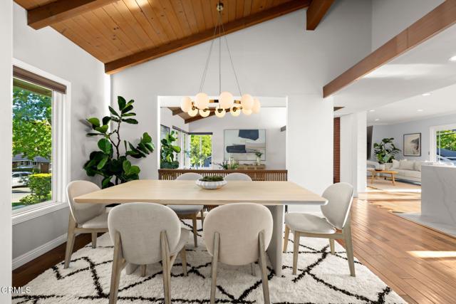 9545 Creemore Place, Tujunga CA: https://media.crmls.org/mediaz/4d4f52da-6001-490e-81f4-5d4eac580a06.jpg