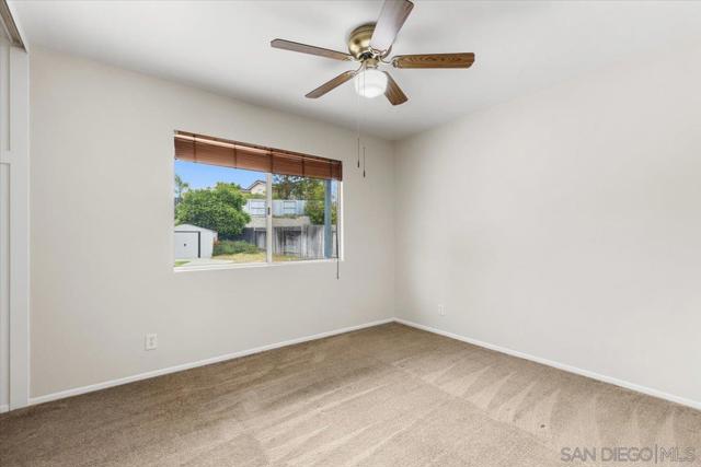 5356 Malcolm St, Oceanside CA: https://media.crmls.org/mediaz/4d516a17-4d77-46f4-8f03-c69bd4d75d98.jpg