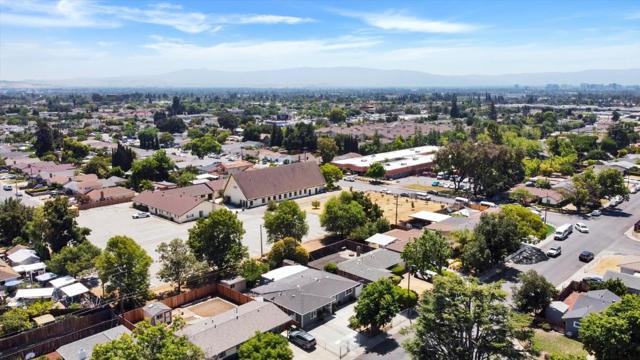 14202 Lucian Avenue, San Jose CA: https://media.crmls.org/mediaz/4d52452a-b1a1-4be2-92d5-a3fba21b4213.jpg
