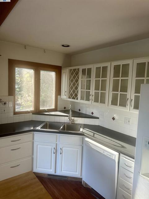 13273 Sierra Dr W, Truckee CA: https://media.crmls.org/mediaz/4d52bbeb-da13-47f5-a162-d37e7591234c.jpg