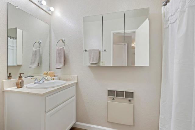 Image 15 of 56 For 858 Apricot Avenue B