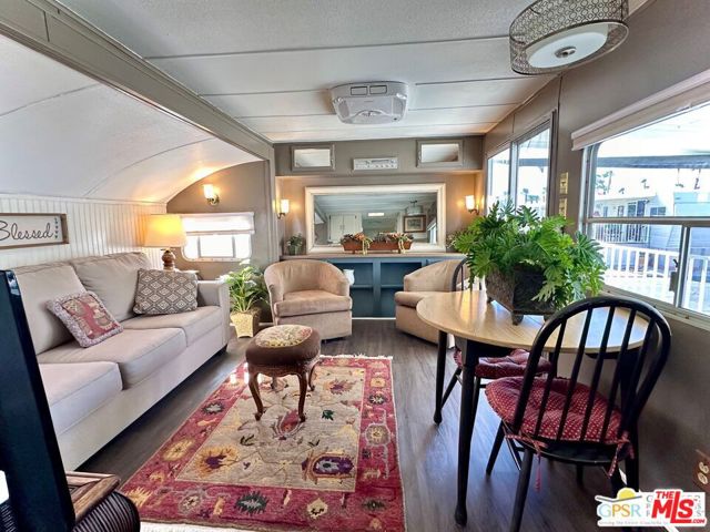 84250 Indio Springs Drive, Indio CA: https://media.crmls.org/mediaz/4d5382ed-fa5e-464d-bc01-a42759dd2089.jpg