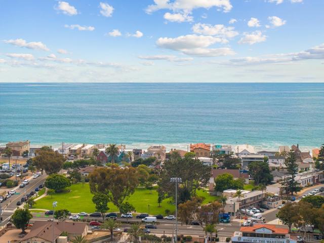 2646 State Street, Unit D, Carlsbad CA: https://media.crmls.org/mediaz/4d53d101-e995-483a-add0-5829a143614d.jpg