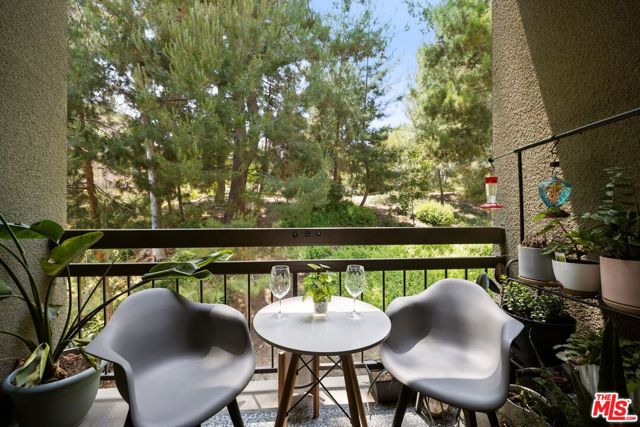 898 Temple Terrace, Los Angeles CA: https://media.crmls.org/mediaz/4d540ab7-2201-45bf-8196-b84970a52a20.jpg