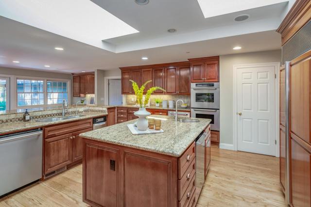 Image 8 of 65 For 14725 Live Oak Lane