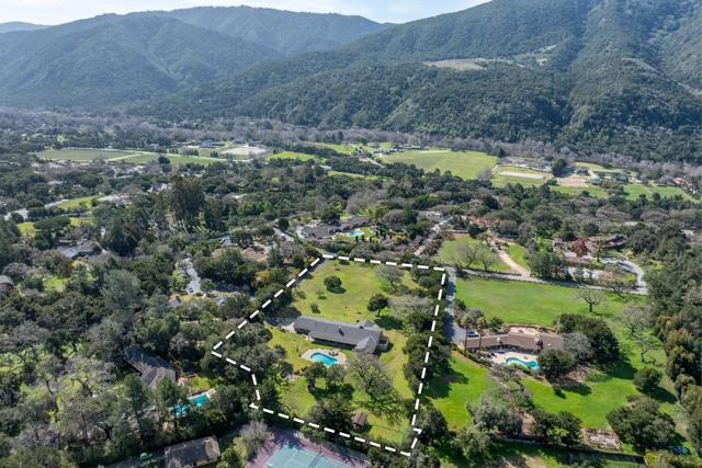10 Ring Lane, Carmel Valley CA: https://media.crmls.org/mediaz/4d5438ee-a399-4f19-a11d-788115ce683a.jpg