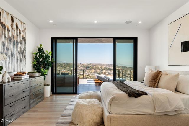 Detail Gallery Image 10 of 21 For 708 Skyview Ter, Ventura,  CA 93003 - 4 Beds | 2/1 Baths