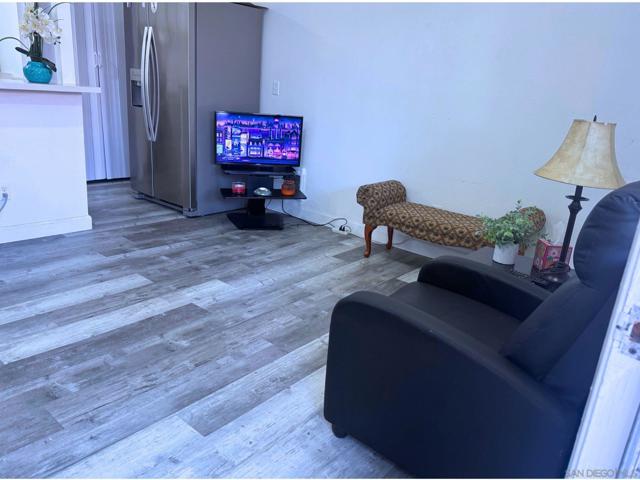 875 W San Ysidro Blvd, San Ysidro CA: https://media.crmls.org/mediaz/4d54f424-d910-461a-806e-f75f0e338965.jpg