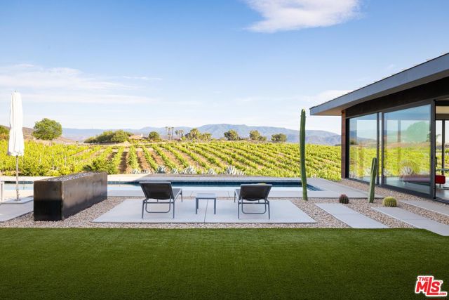 36453 Via El Pais Bonita, Temecula CA: https://media.crmls.org/mediaz/4d554ae5-aff2-45ae-9adf-5a73fae74789.jpg