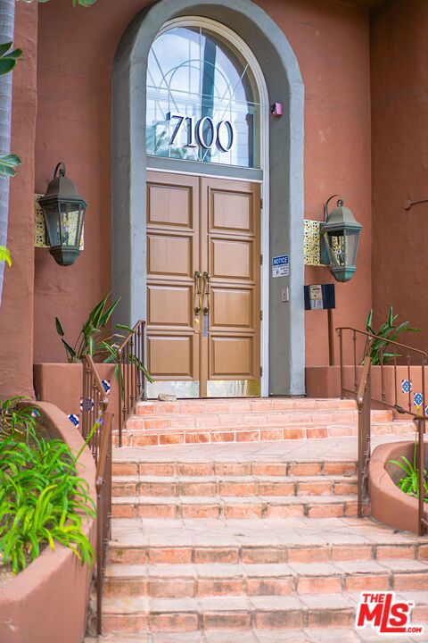 7100 La Tijera Boulevard, Los Angeles, California 90045, 1 Bedroom Bedrooms, ,1 BathroomBathrooms,Condominium,For Sale,La Tijera,24400119