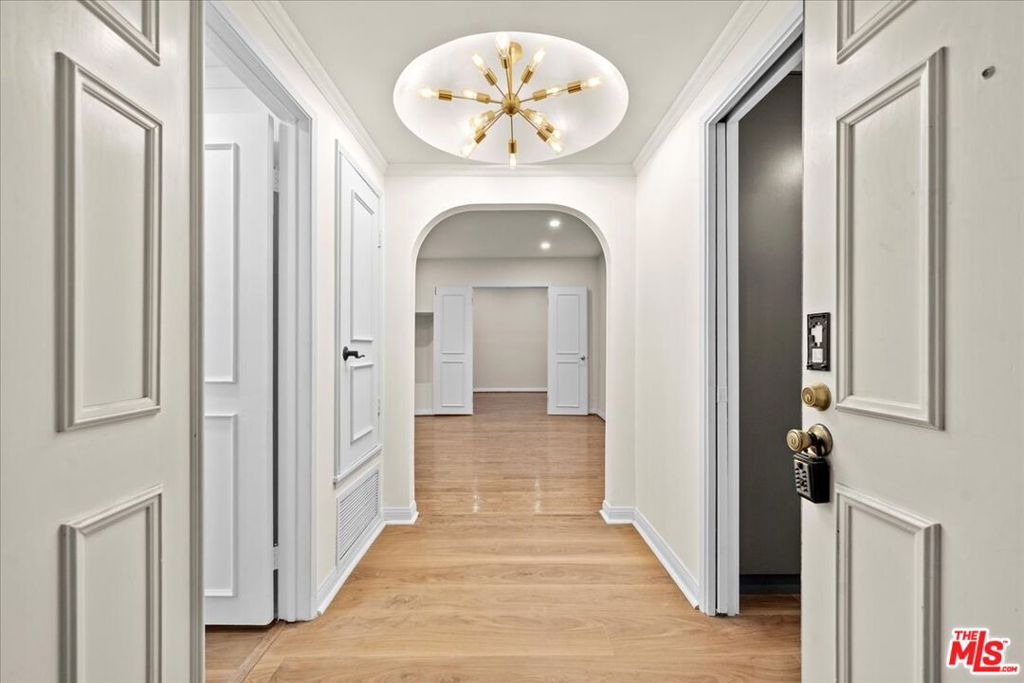 8455 Fountain Avenue #529