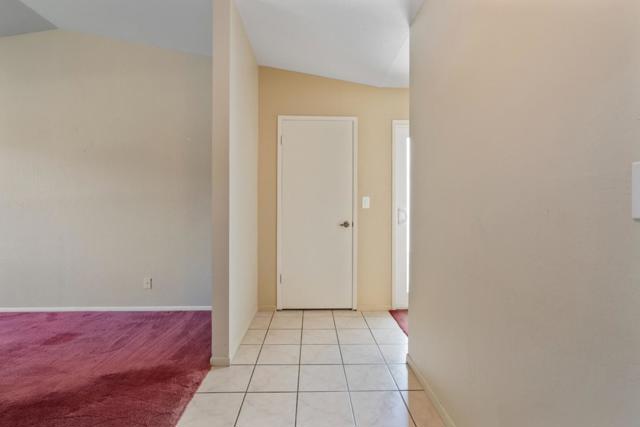 422 Shelley Way, Salinas CA: https://media.crmls.org/mediaz/4d5711d4-d07e-40e4-97ca-f06191b36612.jpg
