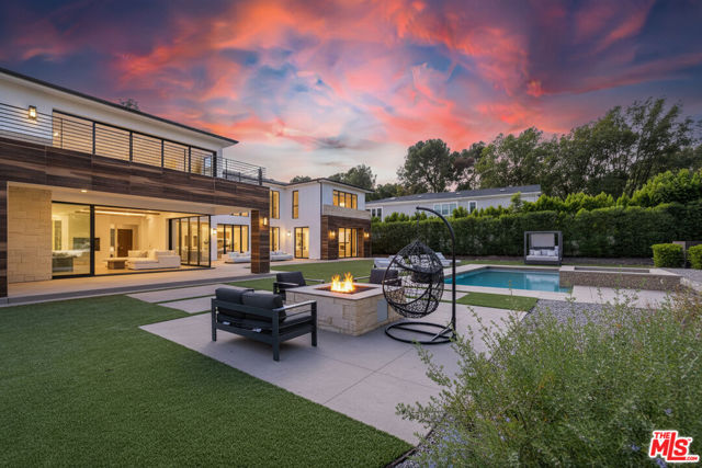 4607 Vanalden Avenue, Tarzana CA: https://media.crmls.org/mediaz/4d574745-9e28-4bc4-aaa9-3e77718ed80e.jpg