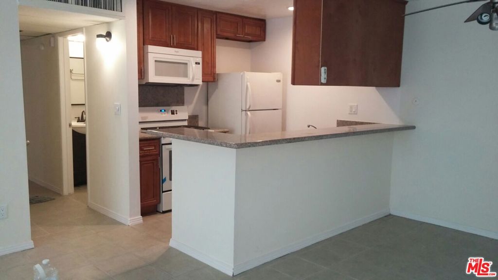 8601 International Avenue 188, Canoga Park, CA 91304