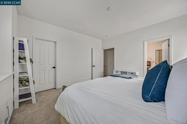 6939 Mariposa Cir, Dublin CA: https://media.crmls.org/mediaz/4d589bc8-a893-4fca-b231-ce5bffba3b4b.jpg