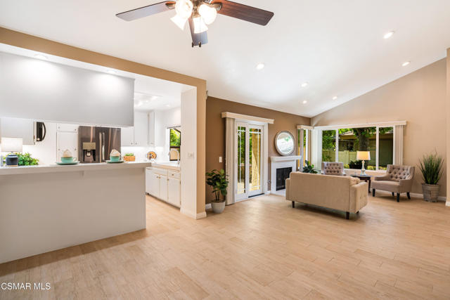 1103 Catlin Street, Simi Valley CA: https://media.crmls.org/mediaz/4d59d033-3732-4fda-8bbc-6535f7de6581.jpg
